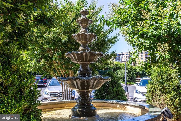 ROTONDA - Residential Lease