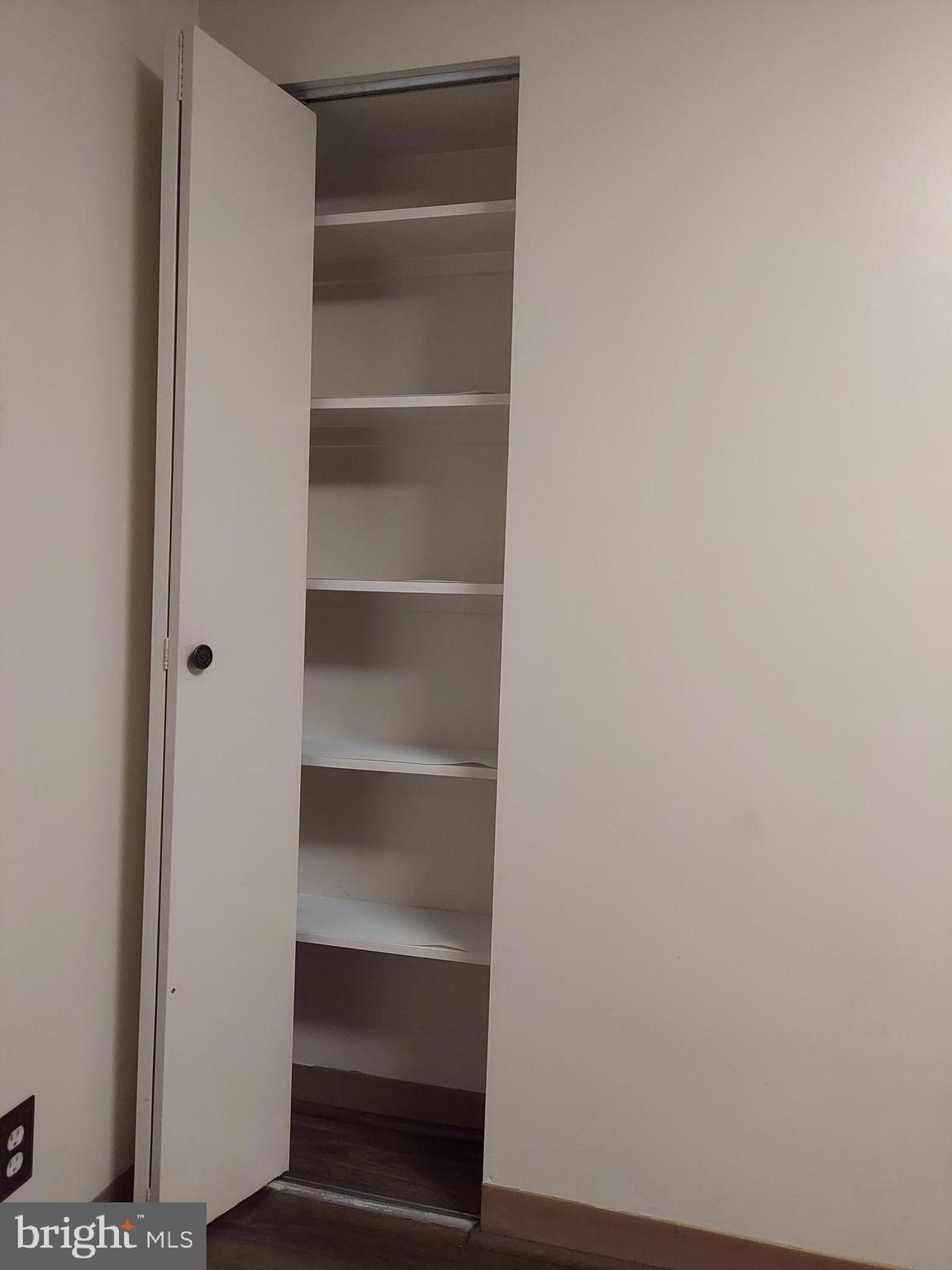 ROTONDA - Residential Lease