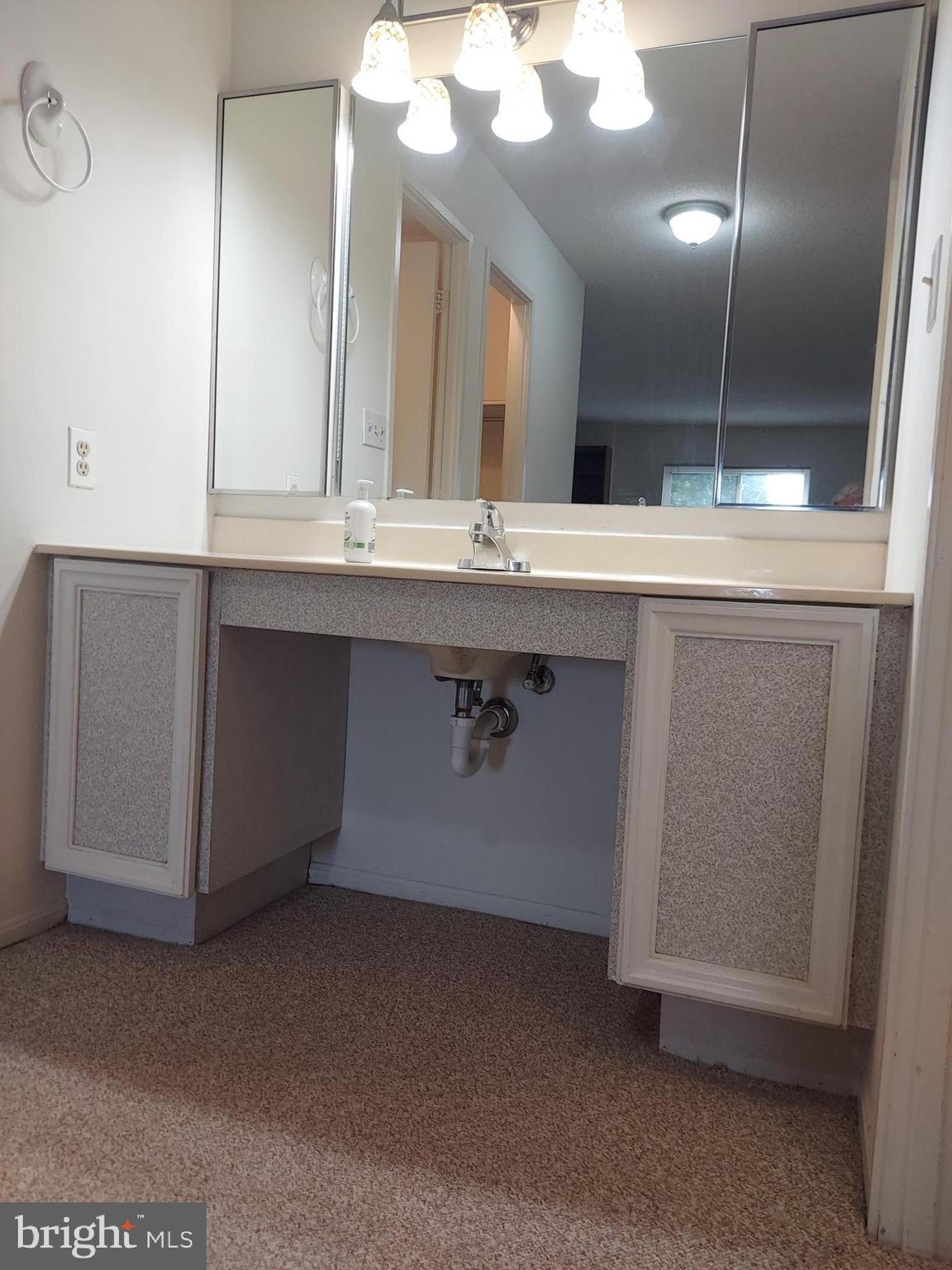 ROTONDA - Residential Lease