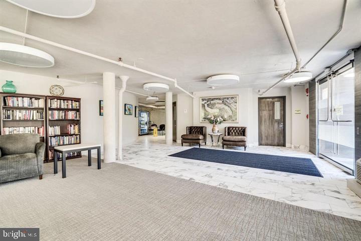 ROTONDA - Residential Lease