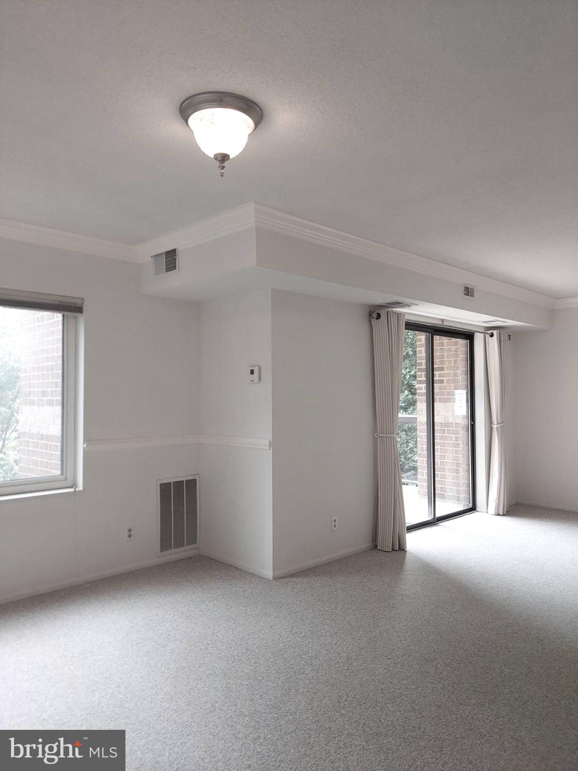 ROTONDA - Residential Lease