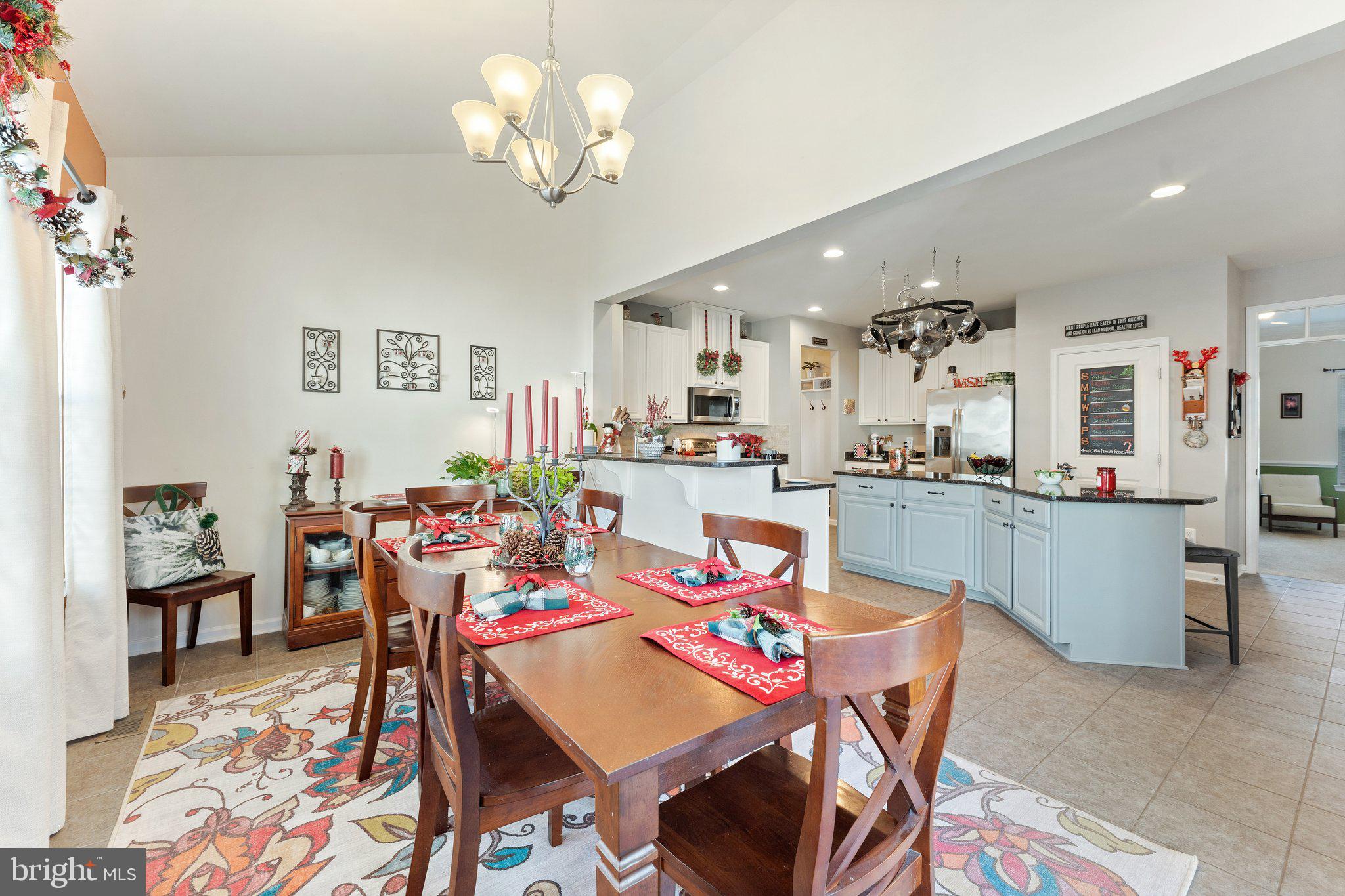 WEST HAMPTON VILLAGE - Residential