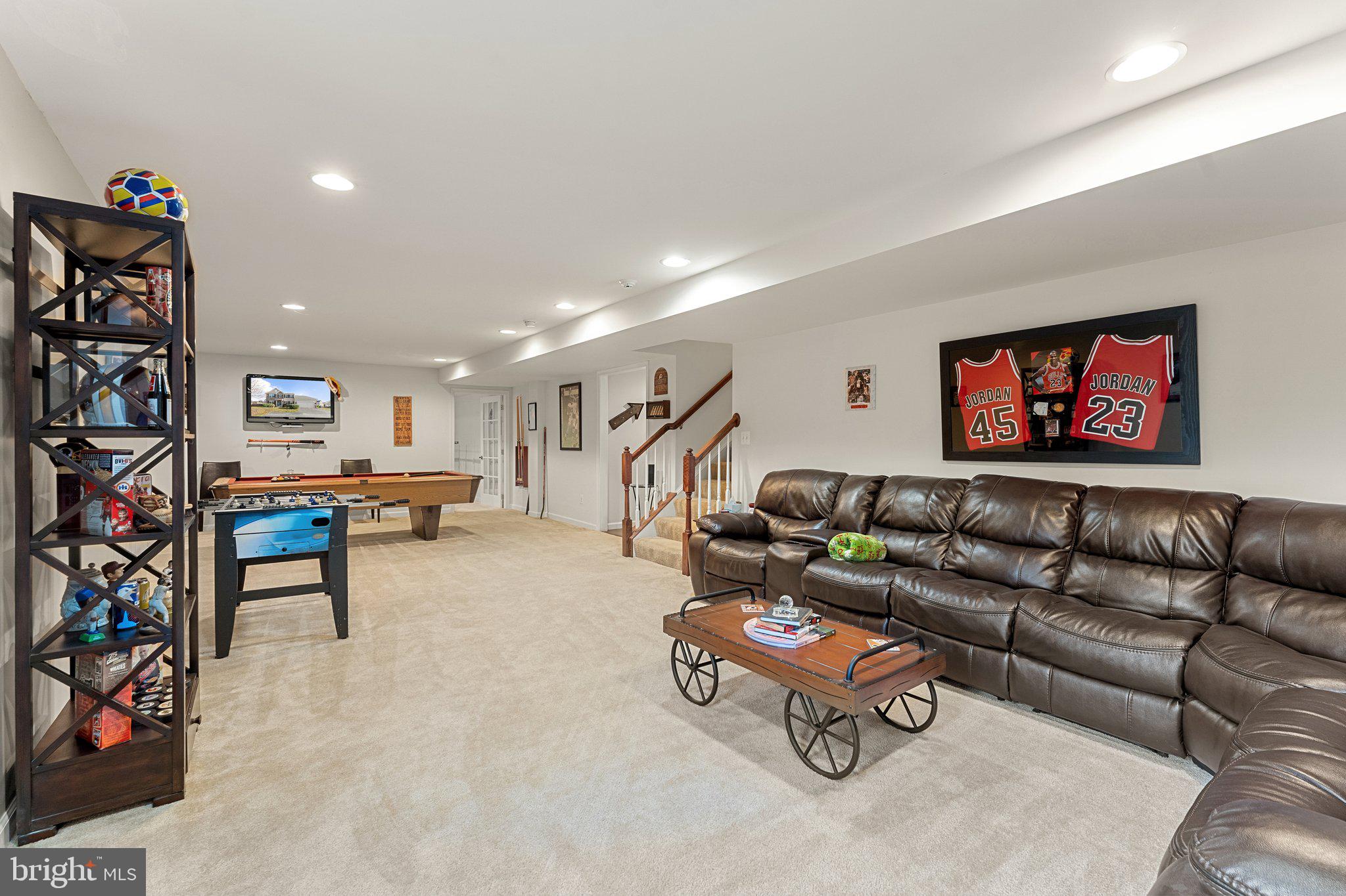 WEST HAMPTON VILLAGE - Residential