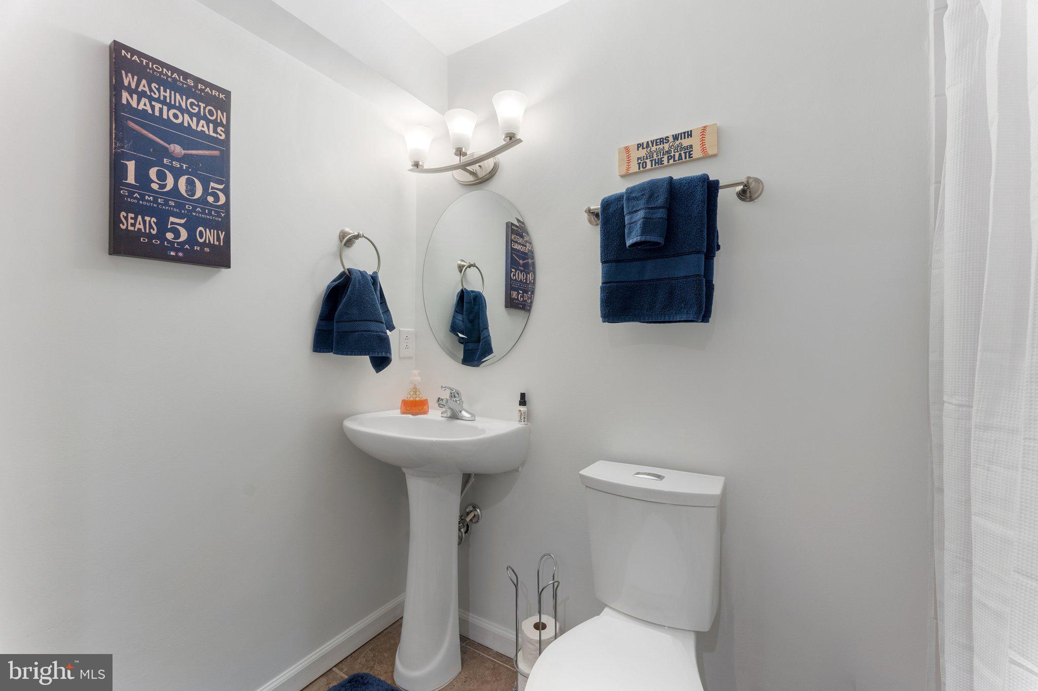 WEST HAMPTON VILLAGE - Residential