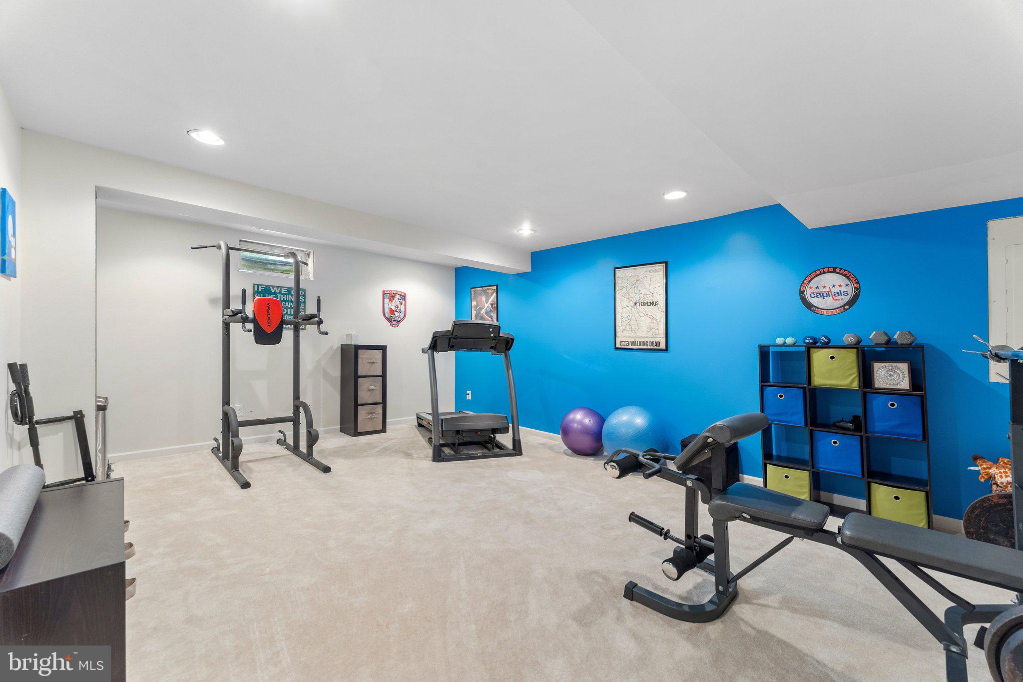 WEST HAMPTON VILLAGE - Residential