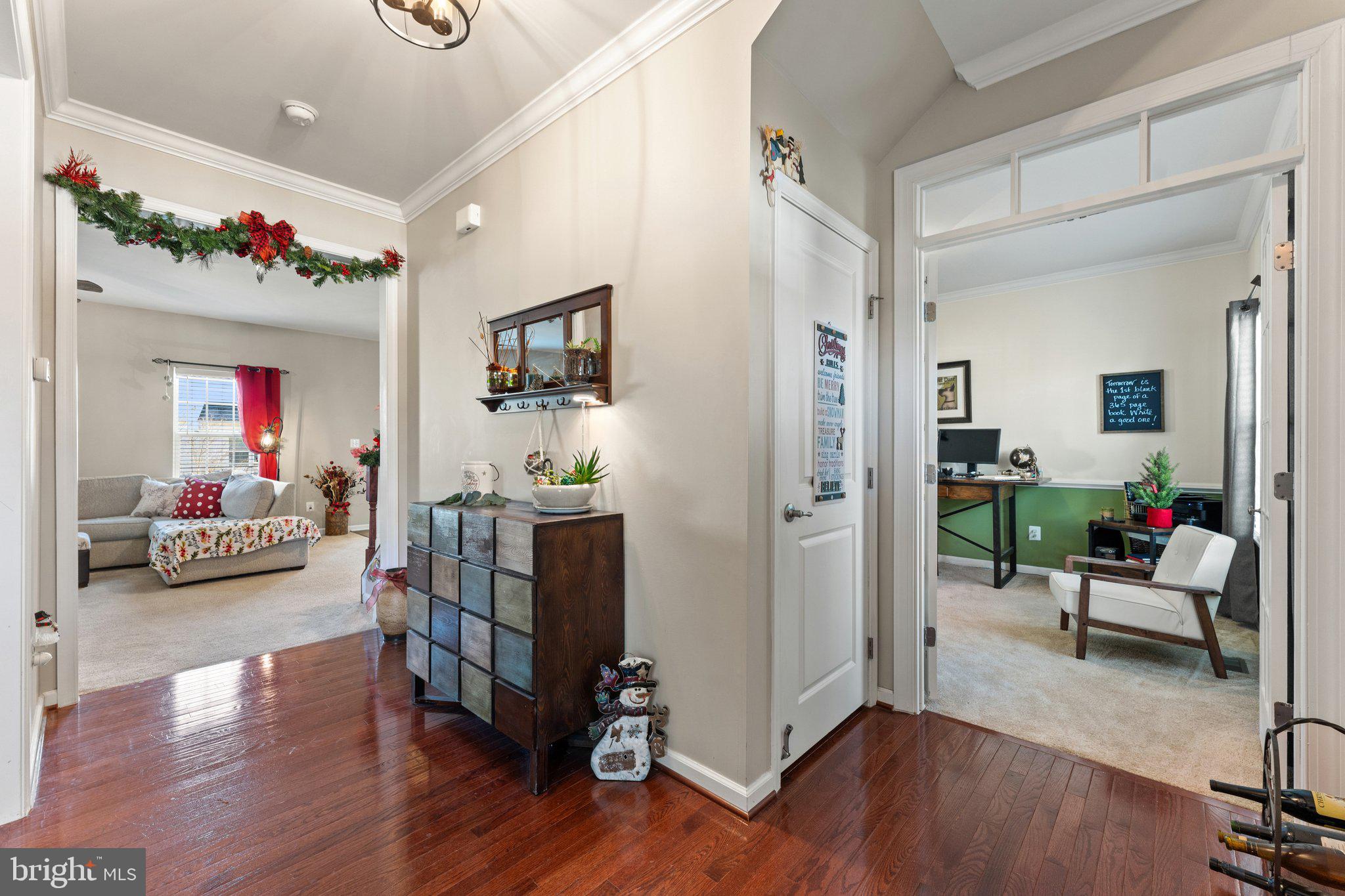 WEST HAMPTON VILLAGE - Residential