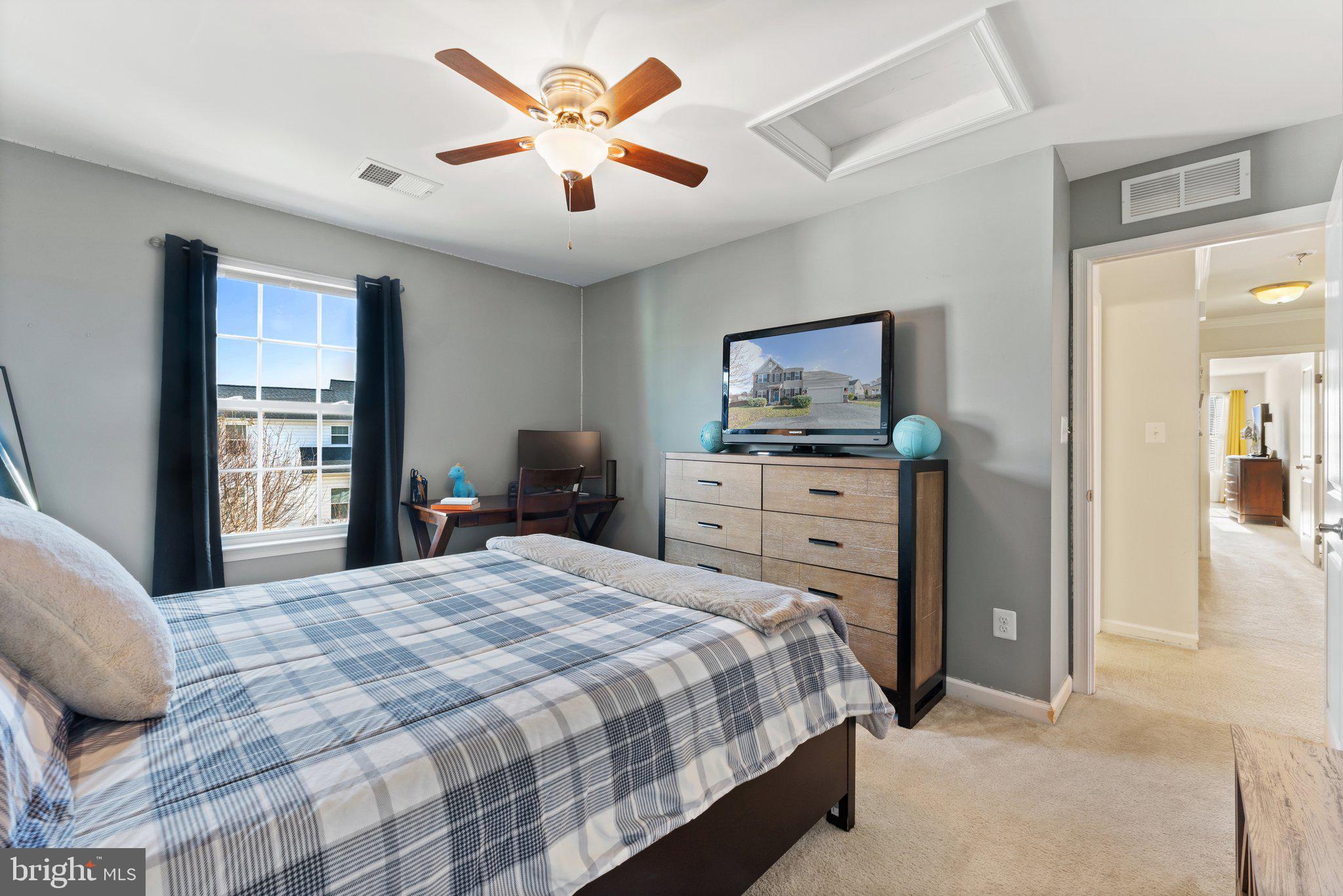 WEST HAMPTON VILLAGE - Residential