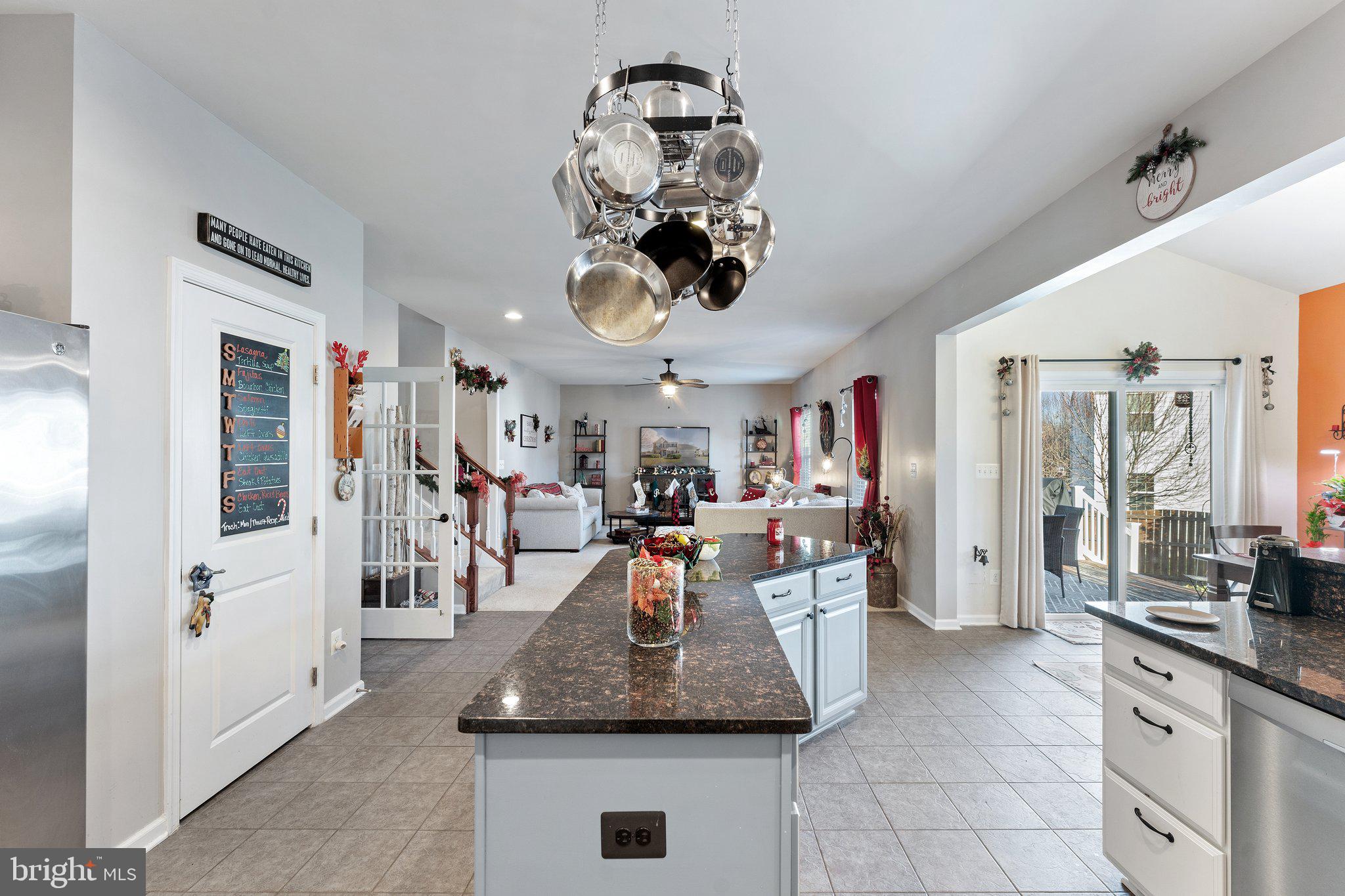 WEST HAMPTON VILLAGE - Residential