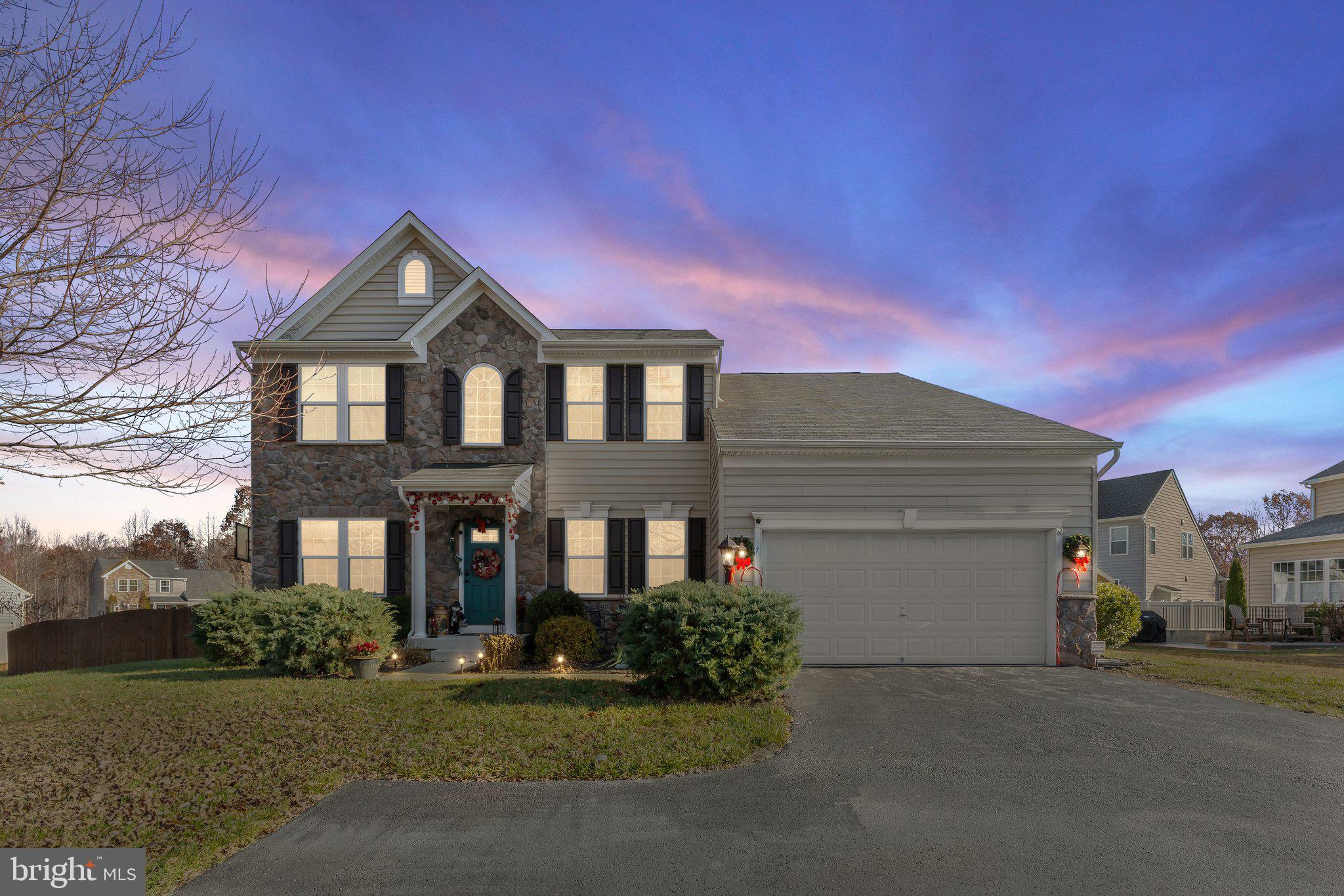 WEST HAMPTON VILLAGE - Residential