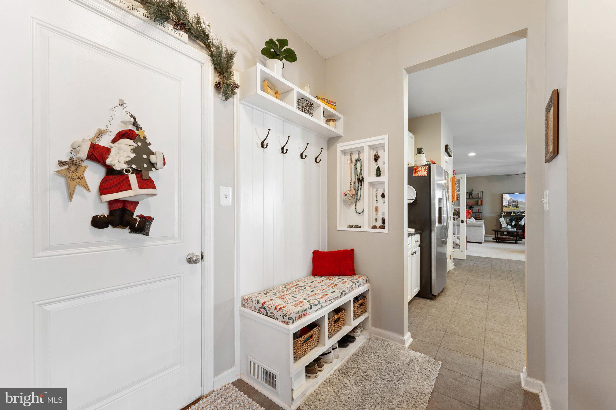 WEST HAMPTON VILLAGE - Residential