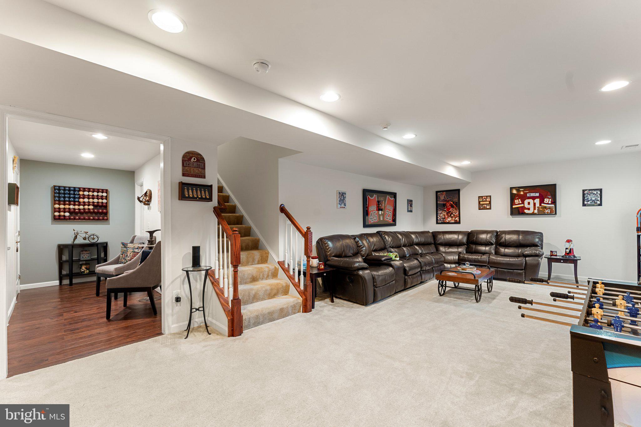 WEST HAMPTON VILLAGE - Residential