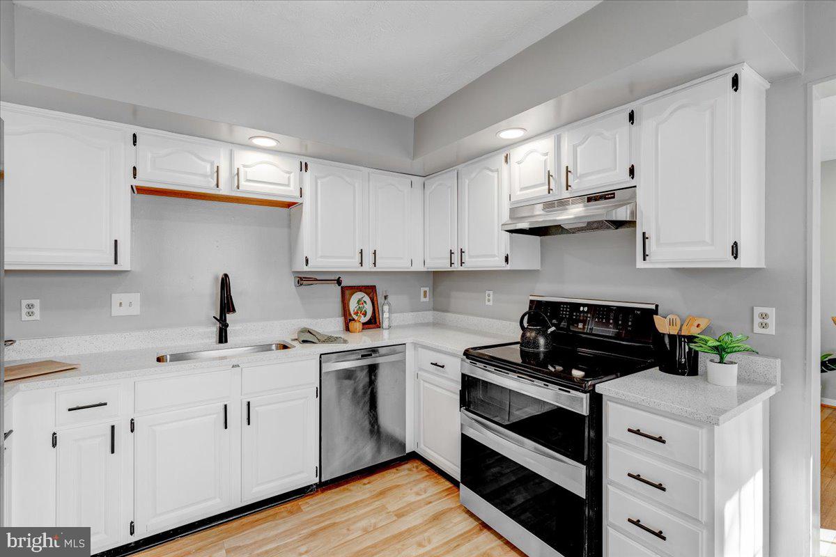 VILLAGE OF DORSEY SEARCH - Residential