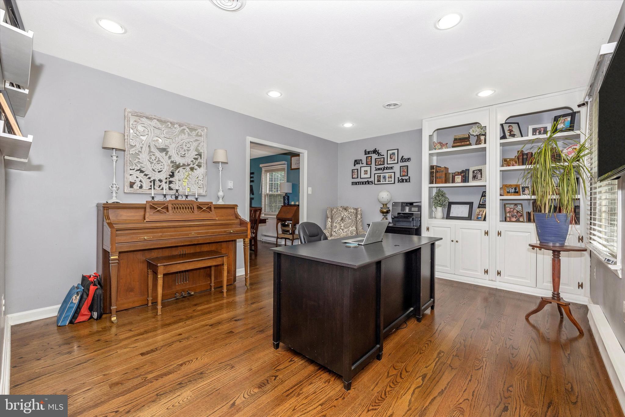 BRUNSWICK - Residential