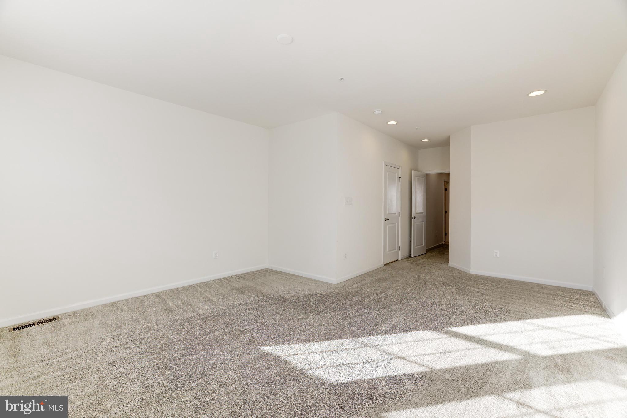 DISCOVERY SQUARE - Residential Lease