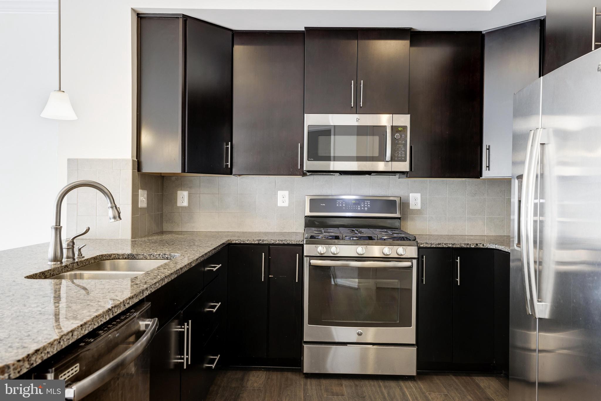 DISCOVERY SQUARE - Residential Lease