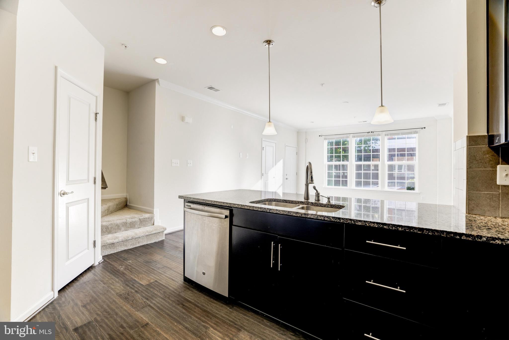 DISCOVERY SQUARE - Residential Lease