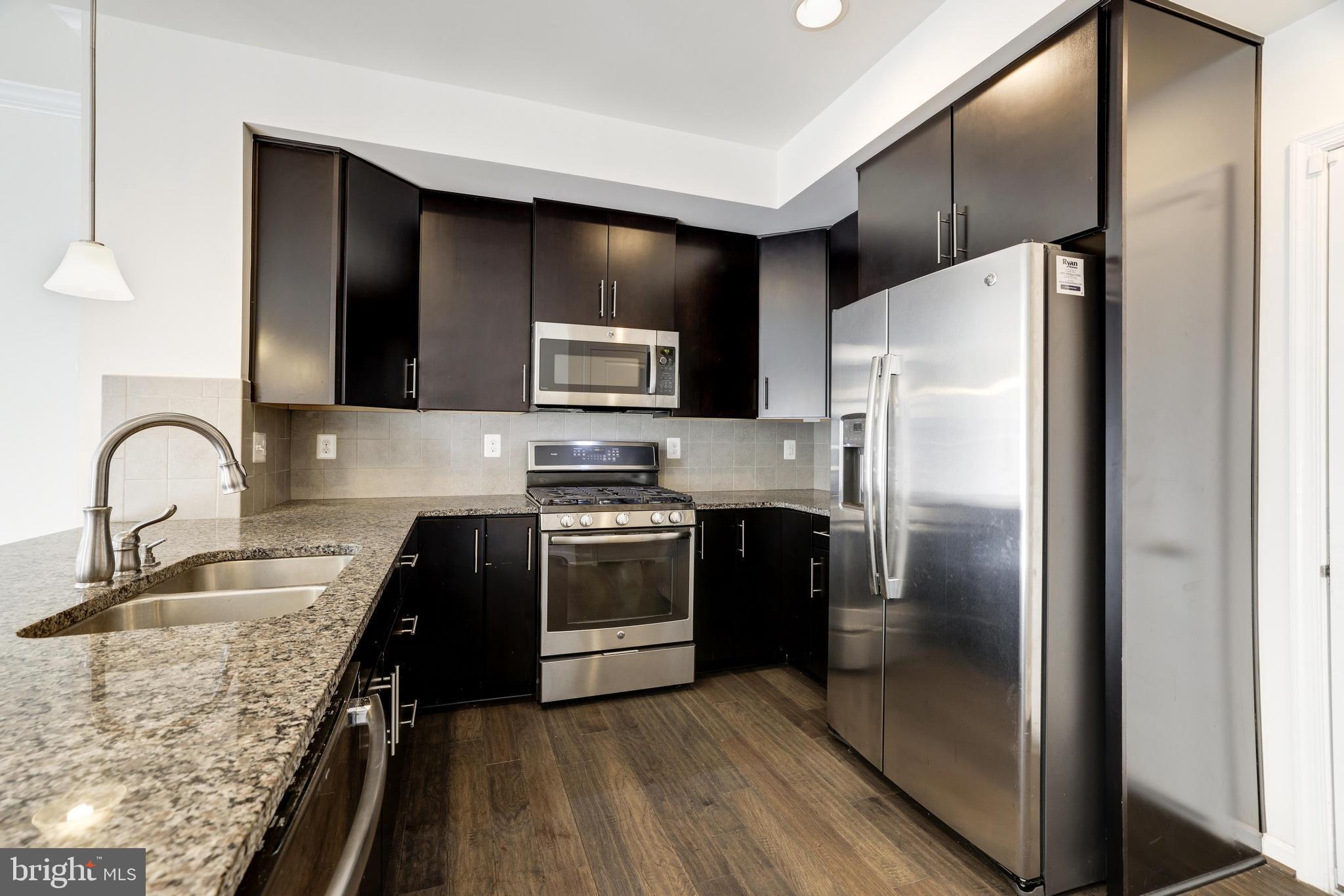 DISCOVERY SQUARE - Residential Lease