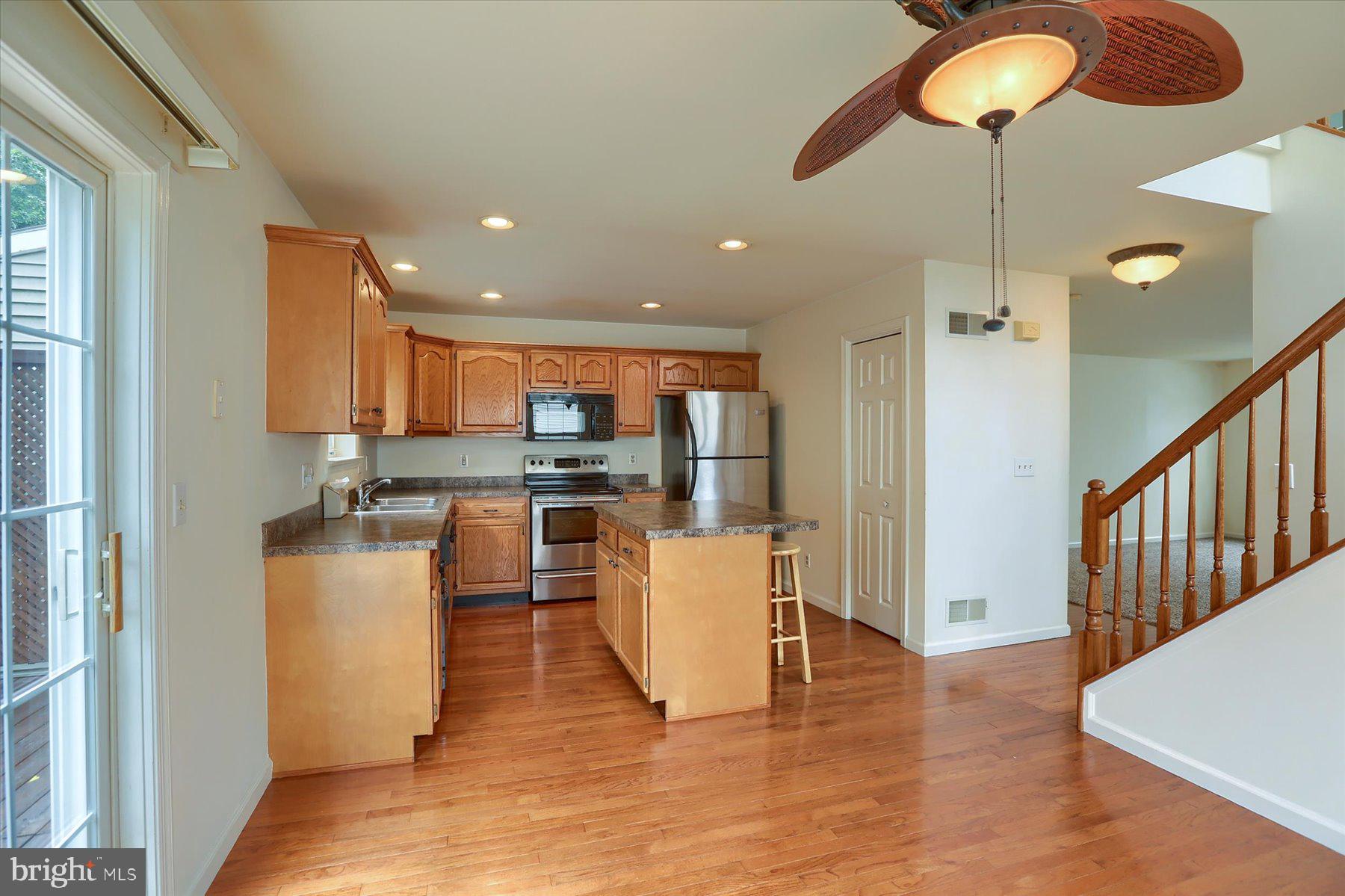 WOODSIDE COURT - Residential