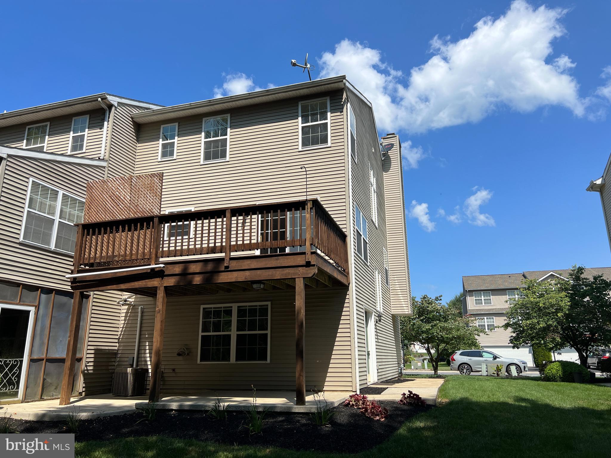 WOODSIDE COURT - Residential