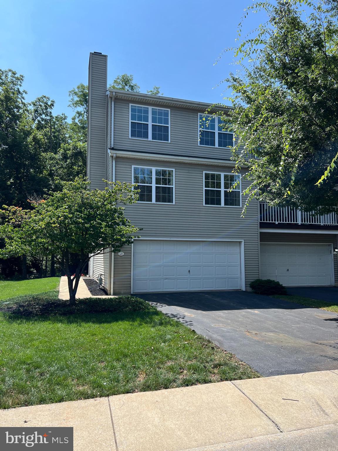 WOODSIDE COURT - Residential