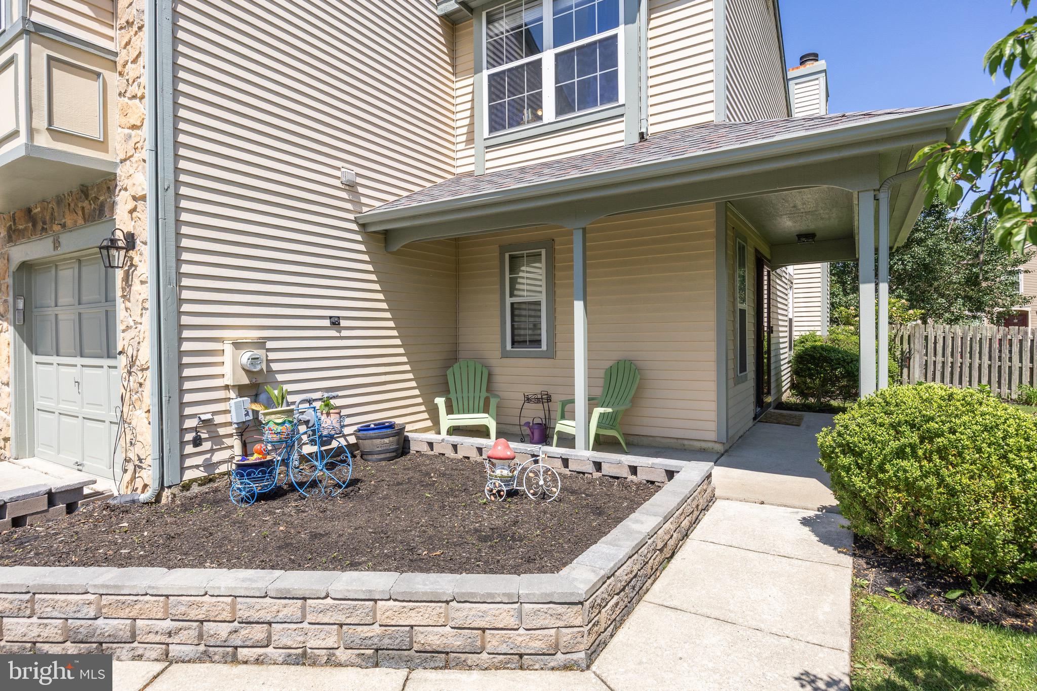 15 KNIGHTON LANE
