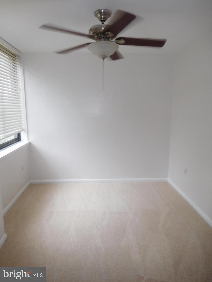 4390 LORCOM LANE 512