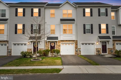 Townhouse For Sale - 58 Aviary Rd<br/> Gloucester County, WEST DEPTFORD, NJ 08086