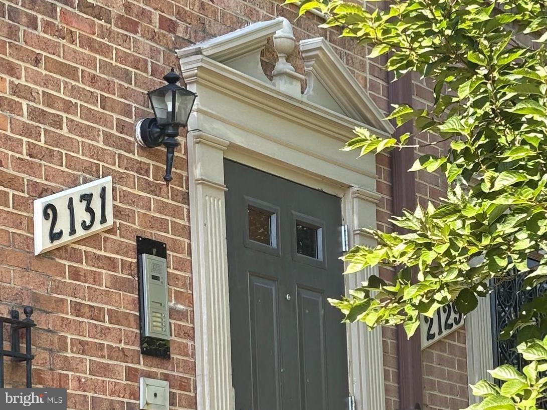 2131 YOUNG STREET SE 201