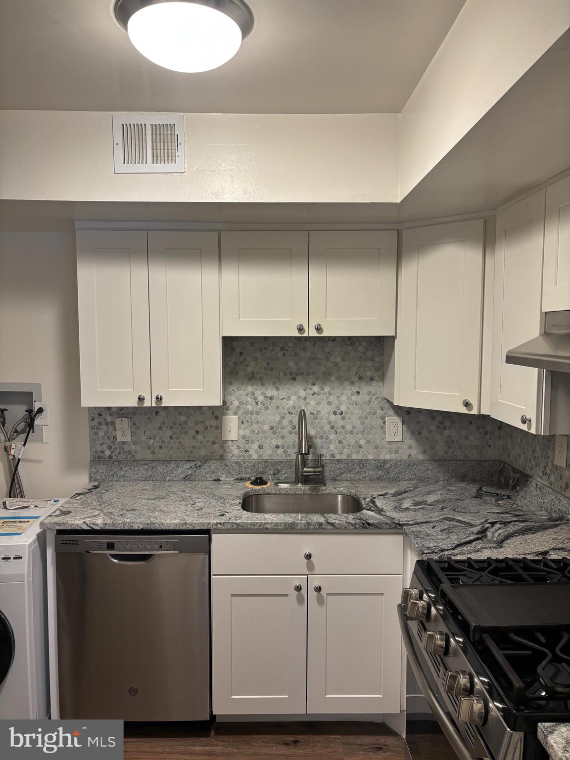 2131 YOUNG STREET SE 201