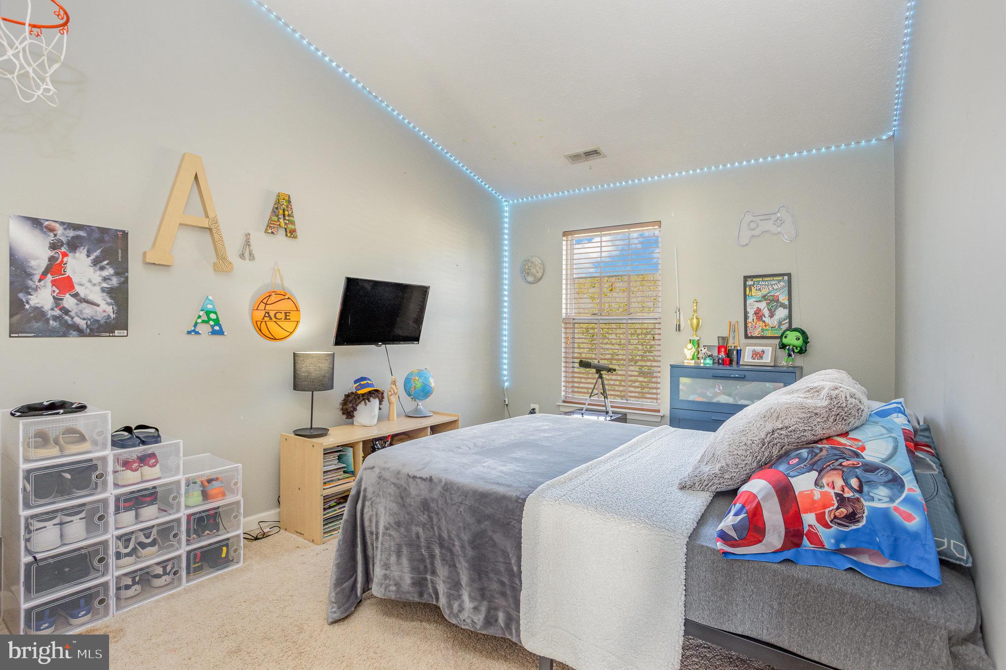 EAGLES LANDING AT WATERS EDGE - Residential