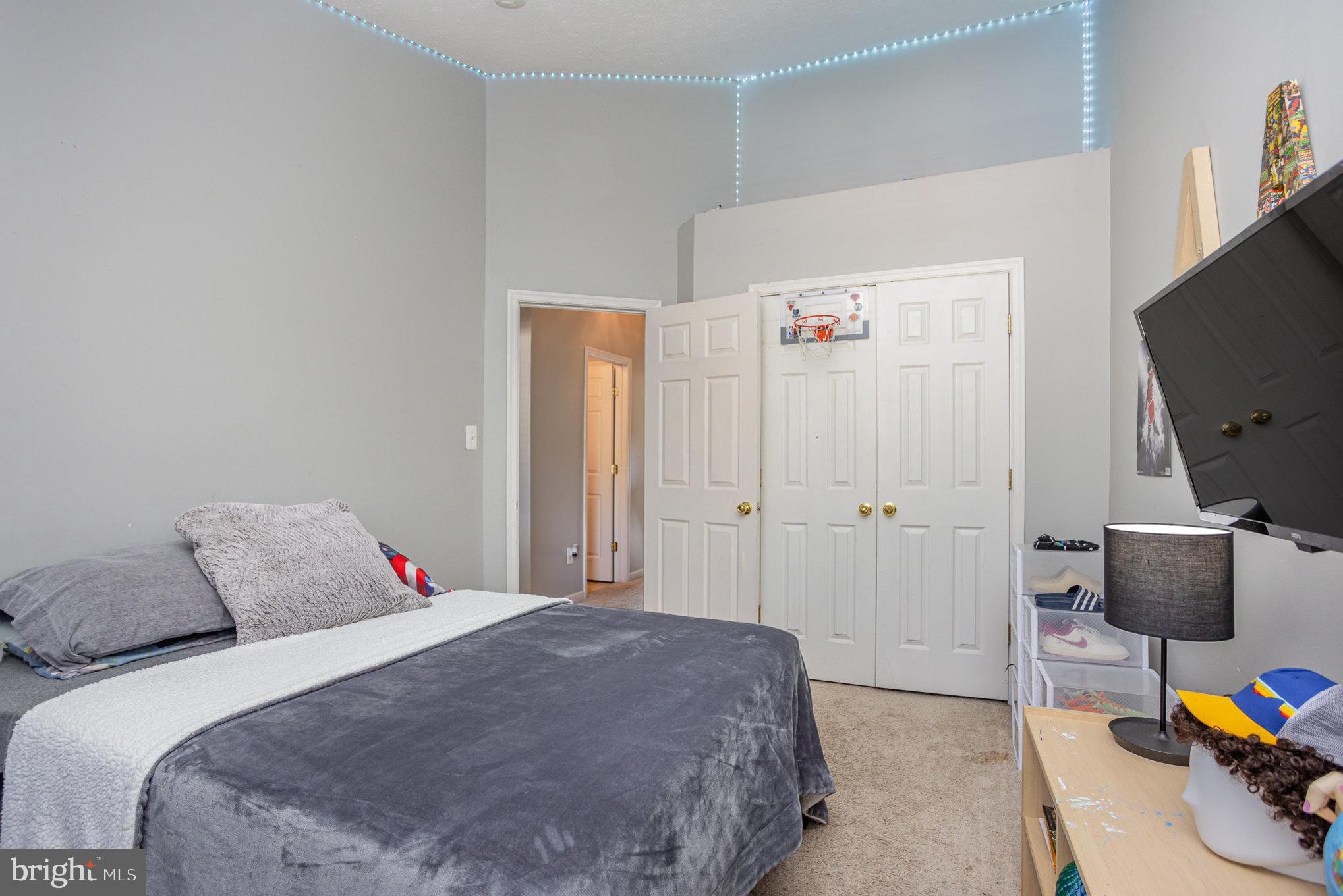 EAGLES LANDING AT WATERS EDGE - Residential