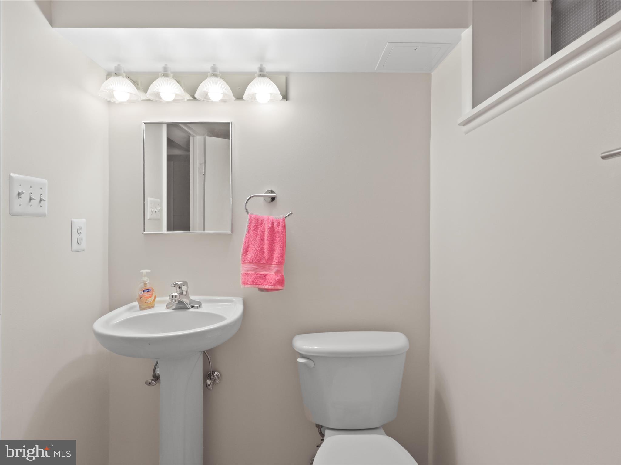 BROYHILL FOREST - Residential