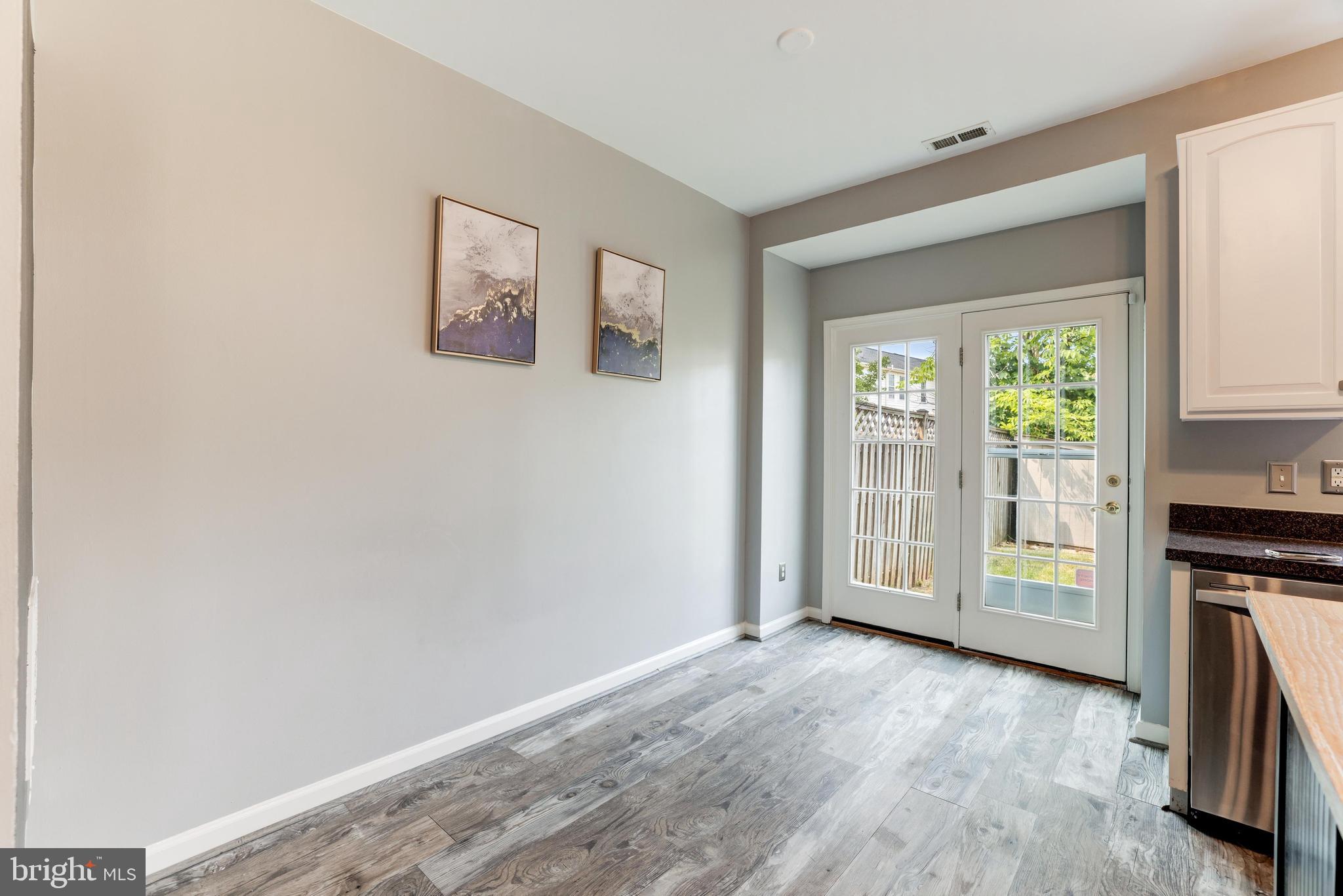 ASHBURN VILLAGE - Residential