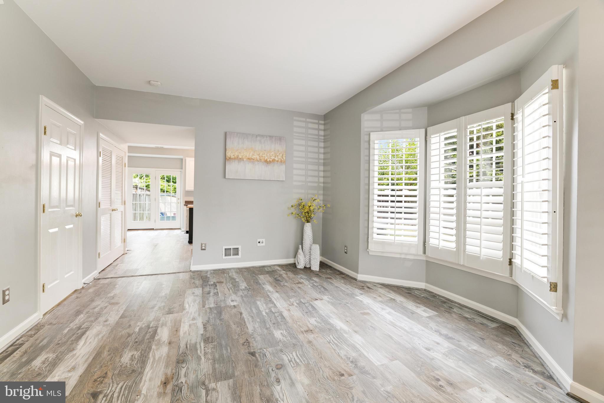 ASHBURN VILLAGE - Residential