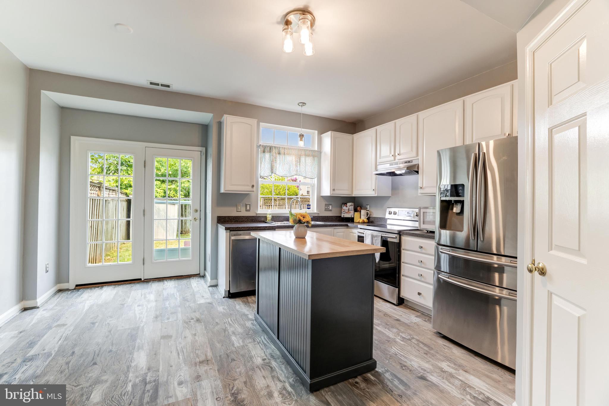 ASHBURN VILLAGE - Residential