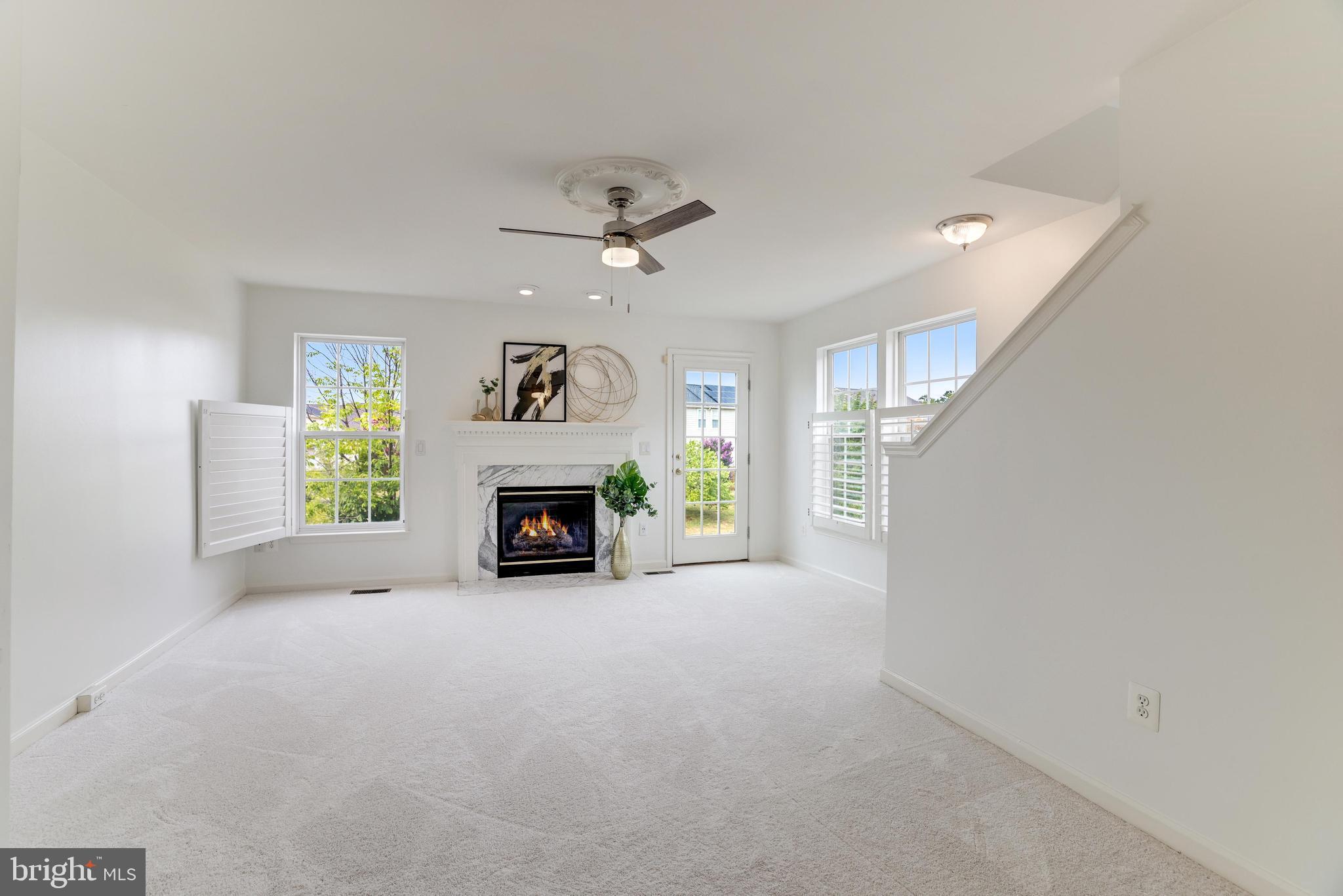 ASHBURN VILLAGE - Residential