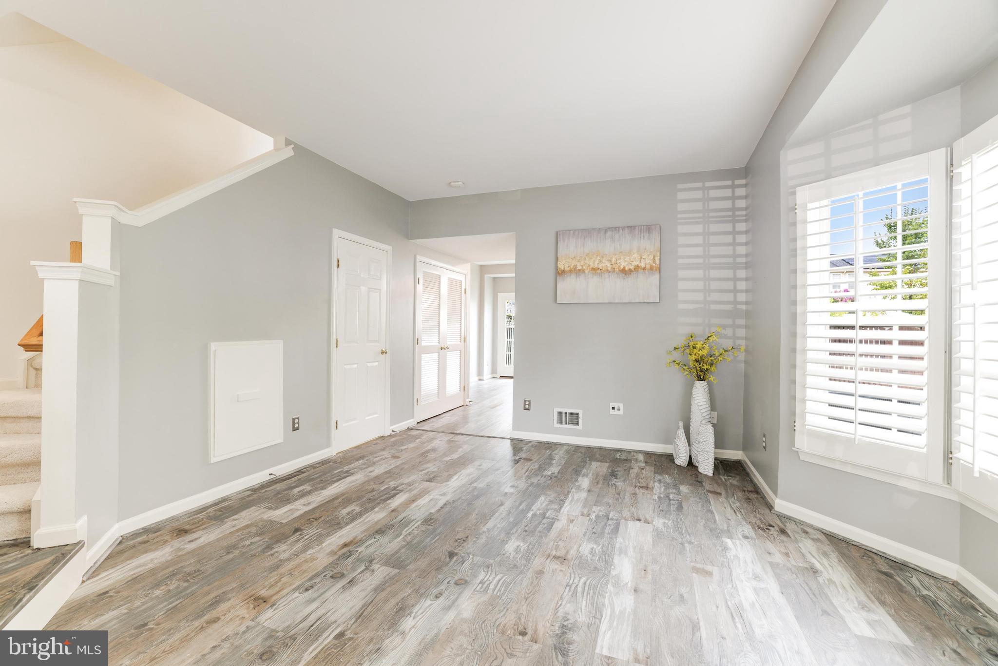 ASHBURN VILLAGE - Residential