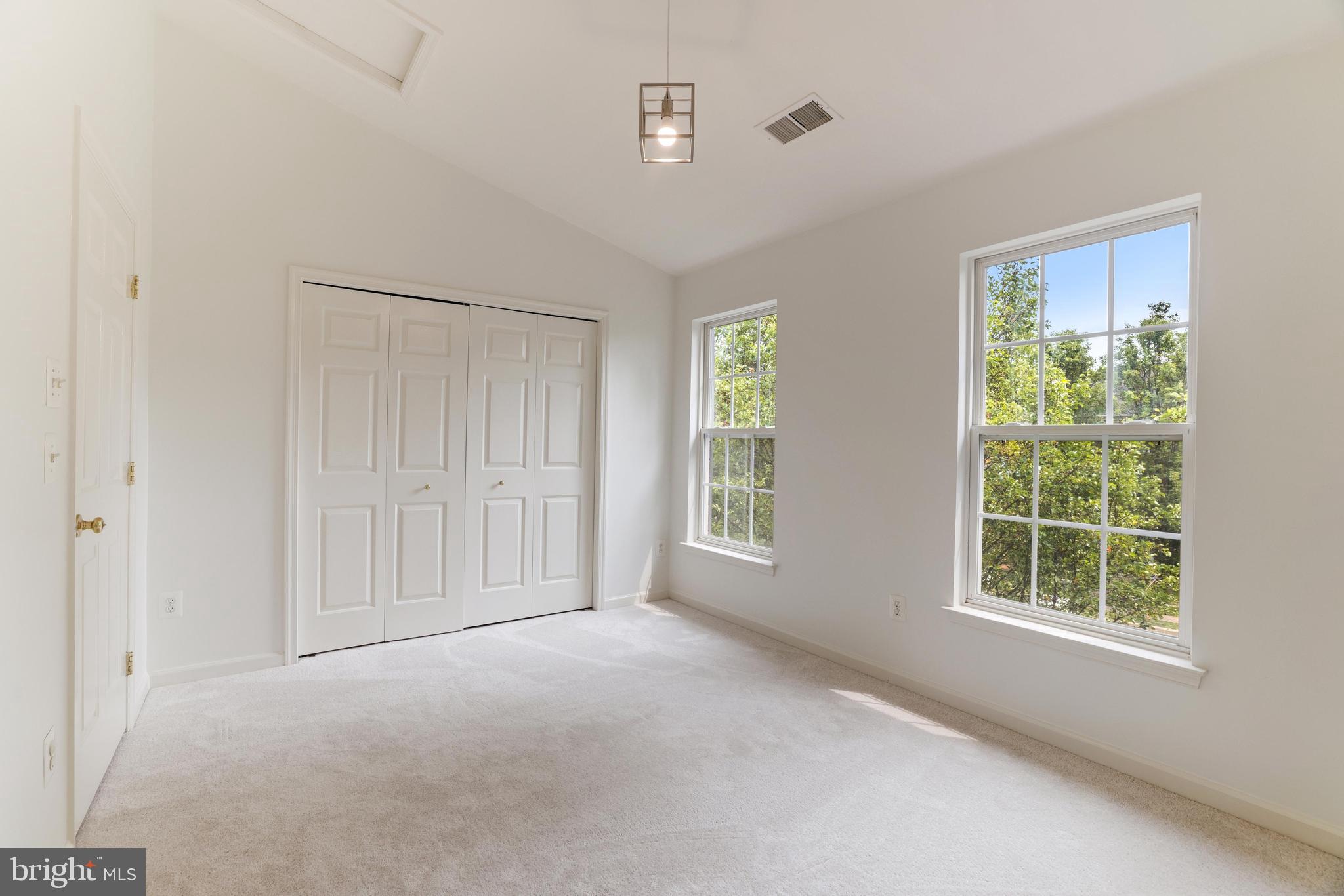 ASHBURN VILLAGE - Residential