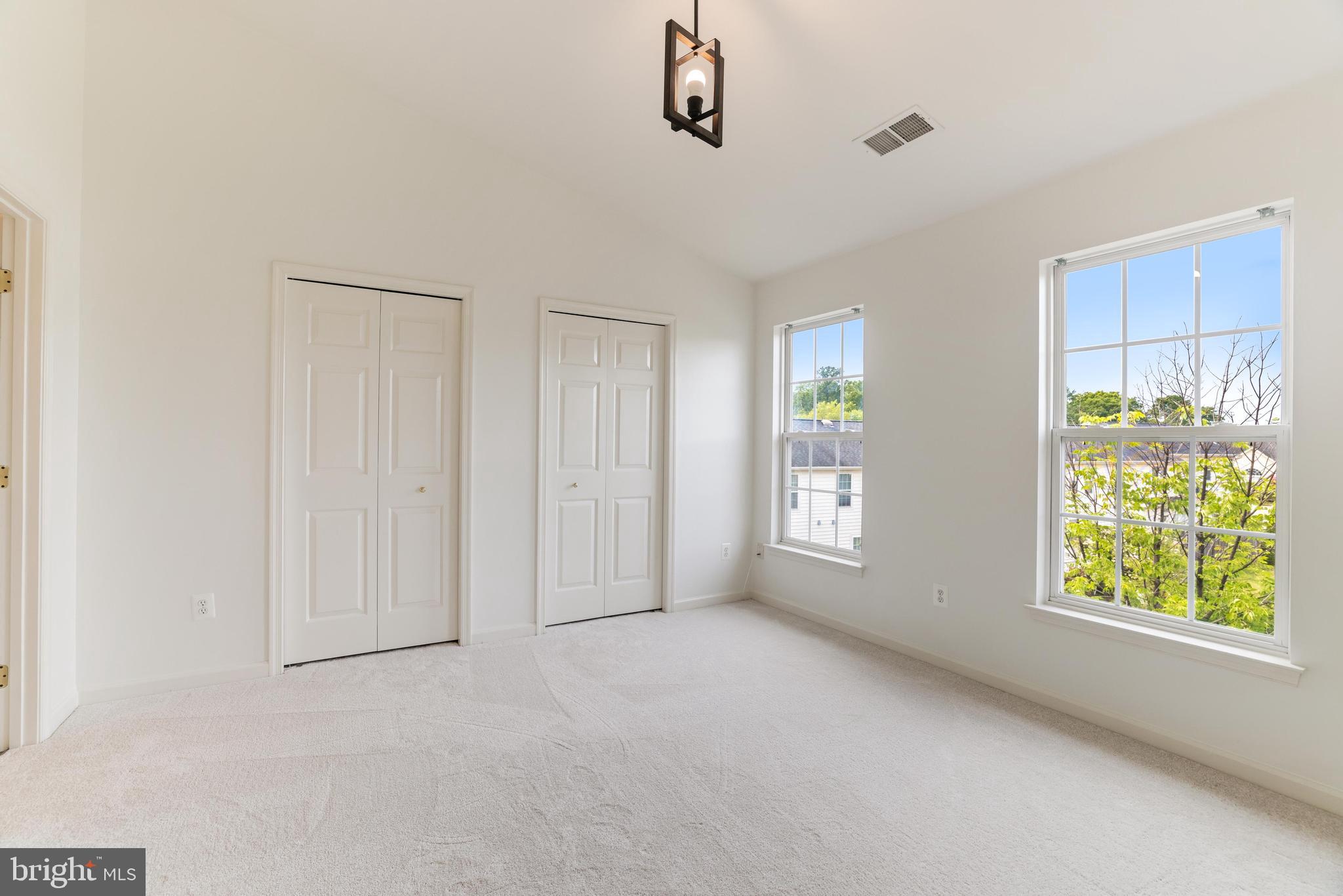 ASHBURN VILLAGE - Residential