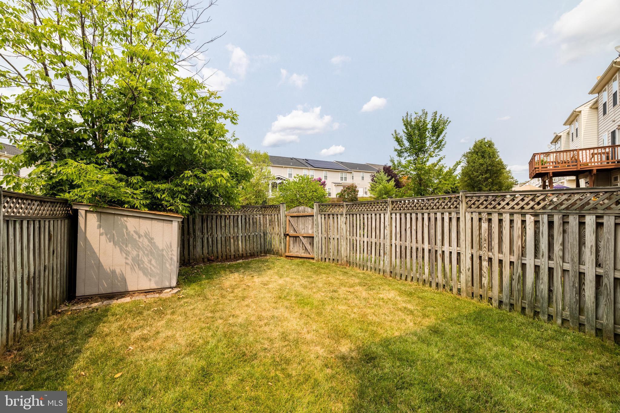 ASHBURN VILLAGE - Residential