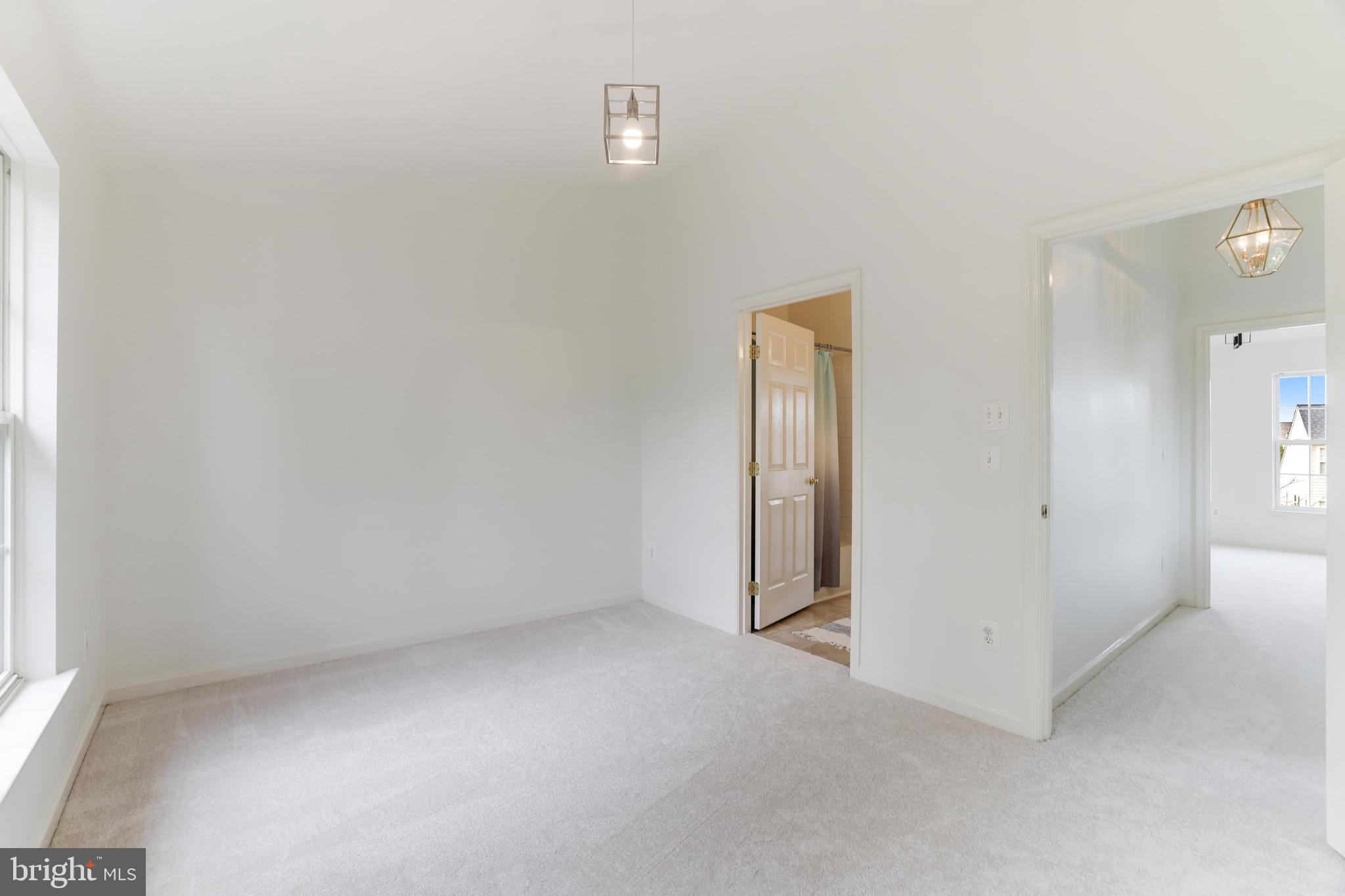 ASHBURN VILLAGE - Residential