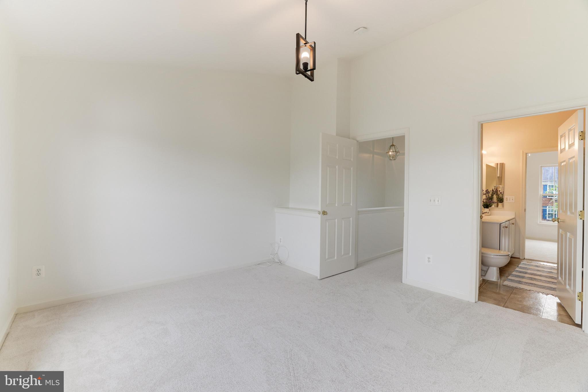 ASHBURN VILLAGE - Residential