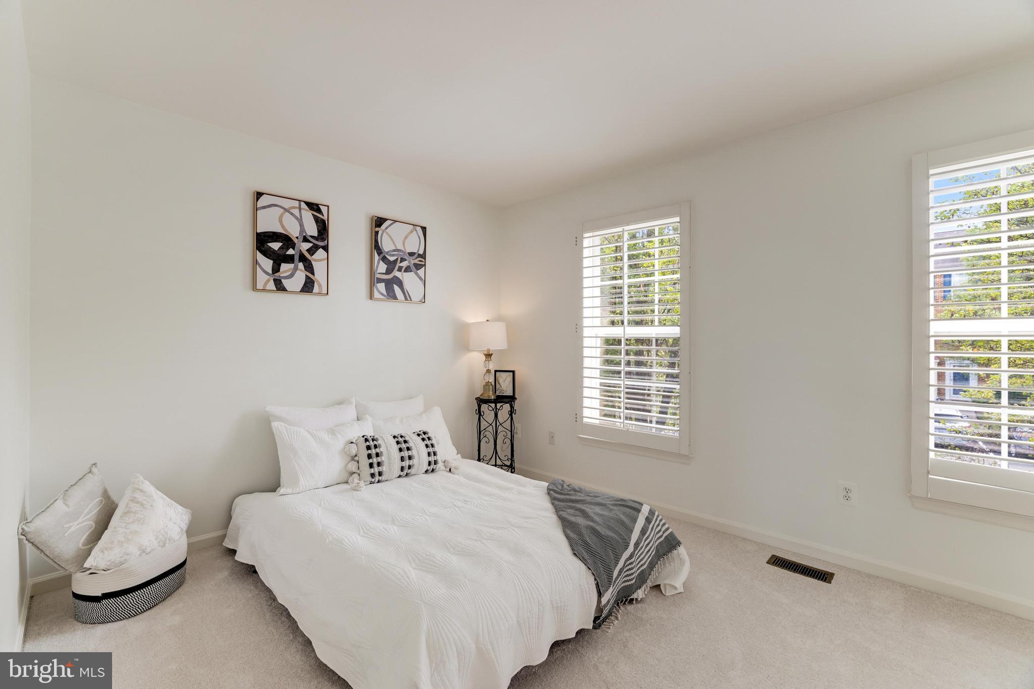 ASHBURN VILLAGE - Residential