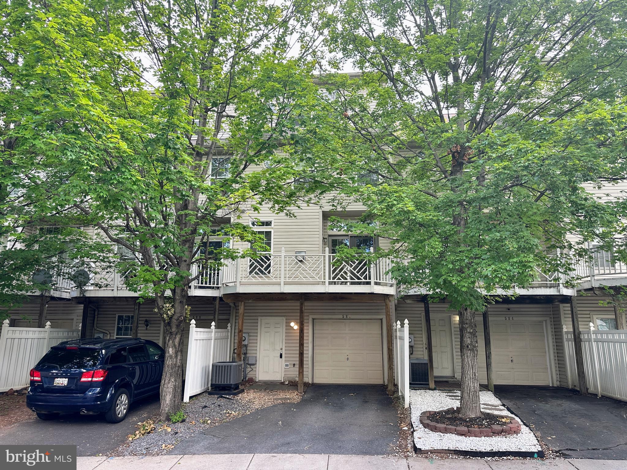 586 EISENHOWER DRIVE