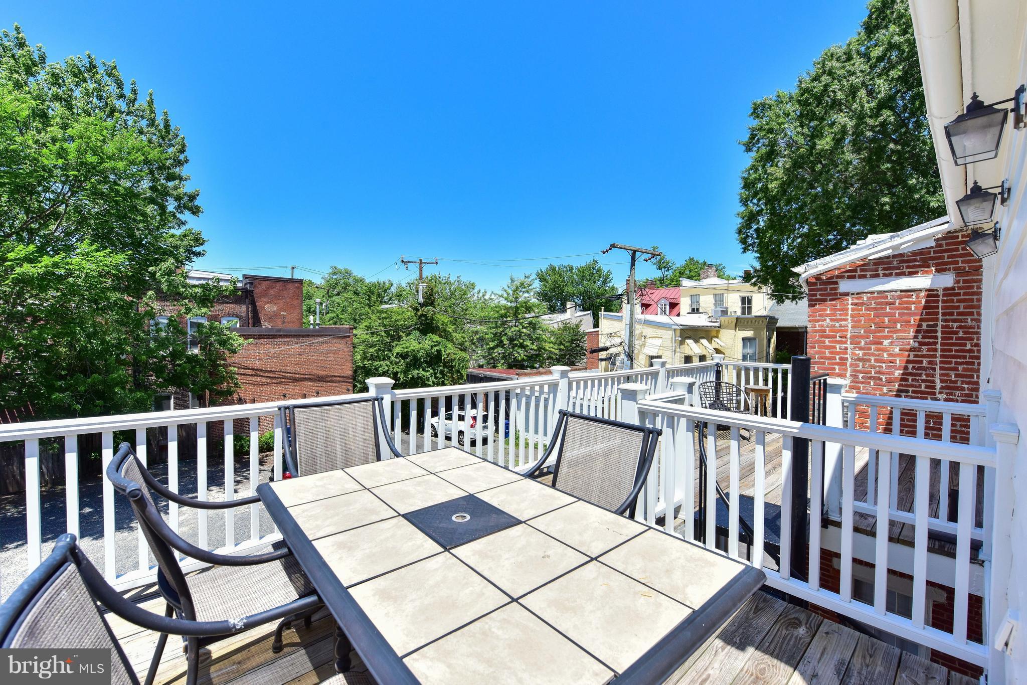 OLD TOWN - Commercial Sale