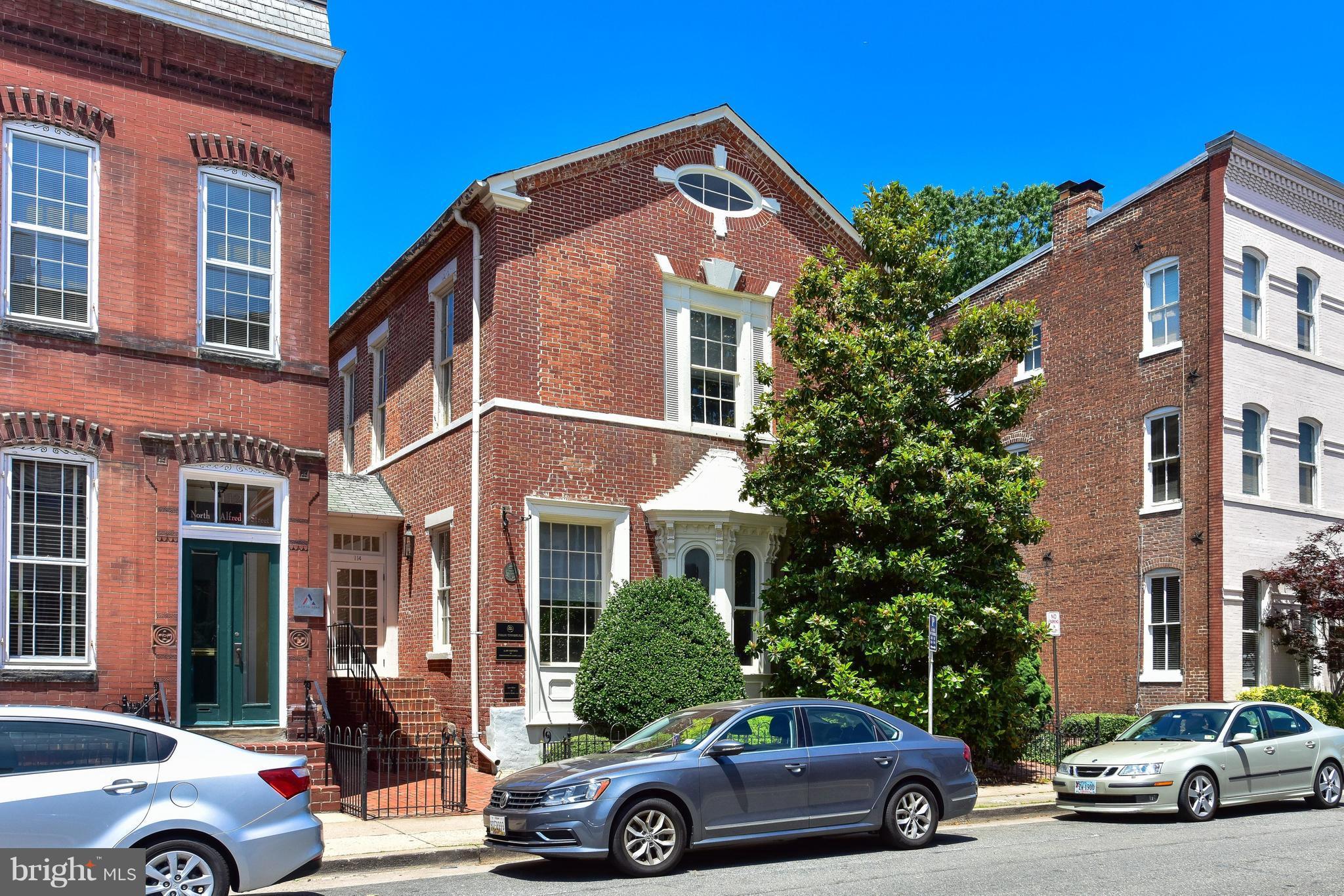 OLD TOWN - Commercial Sale