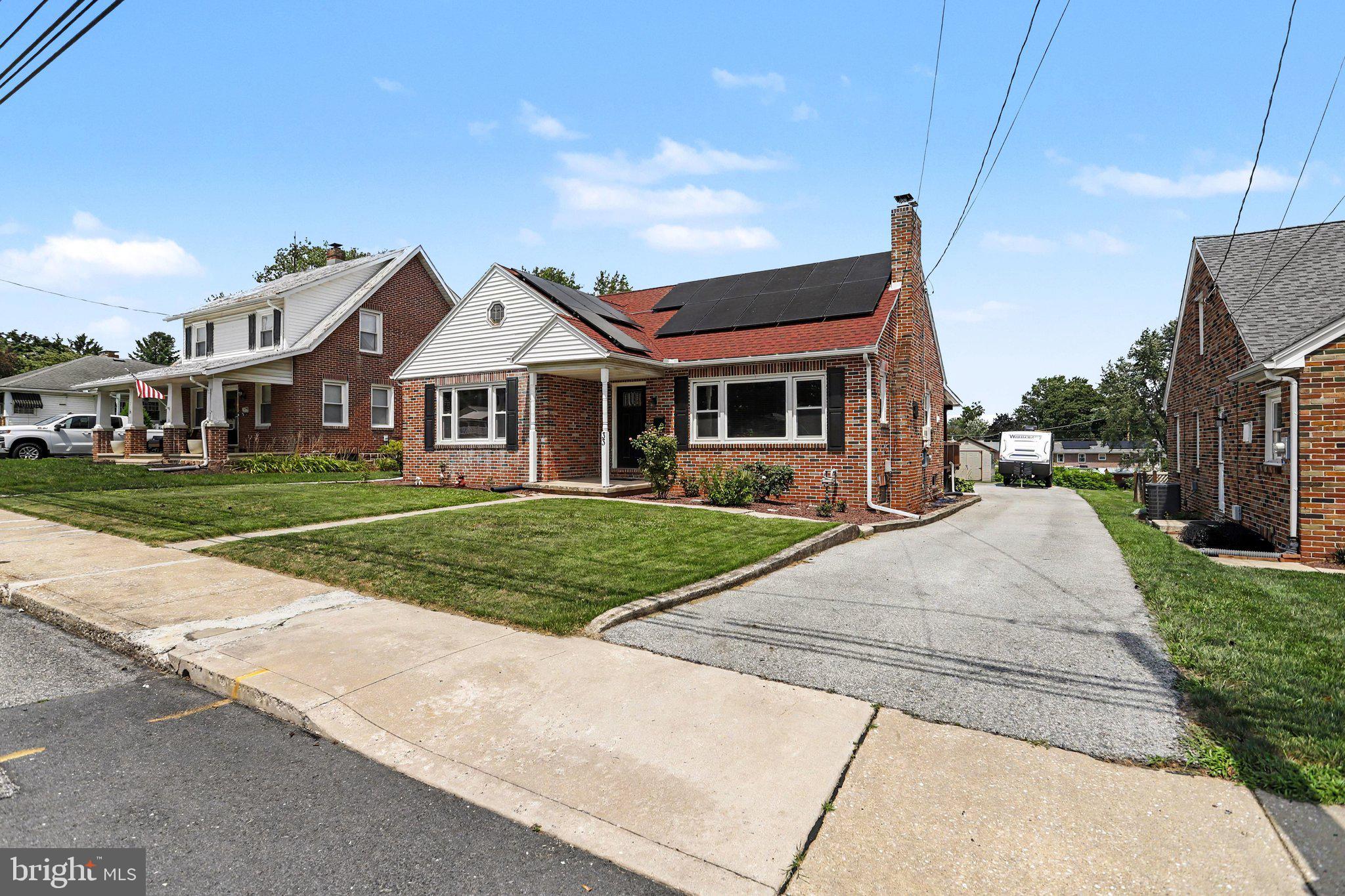 33 N QUEEN STREET