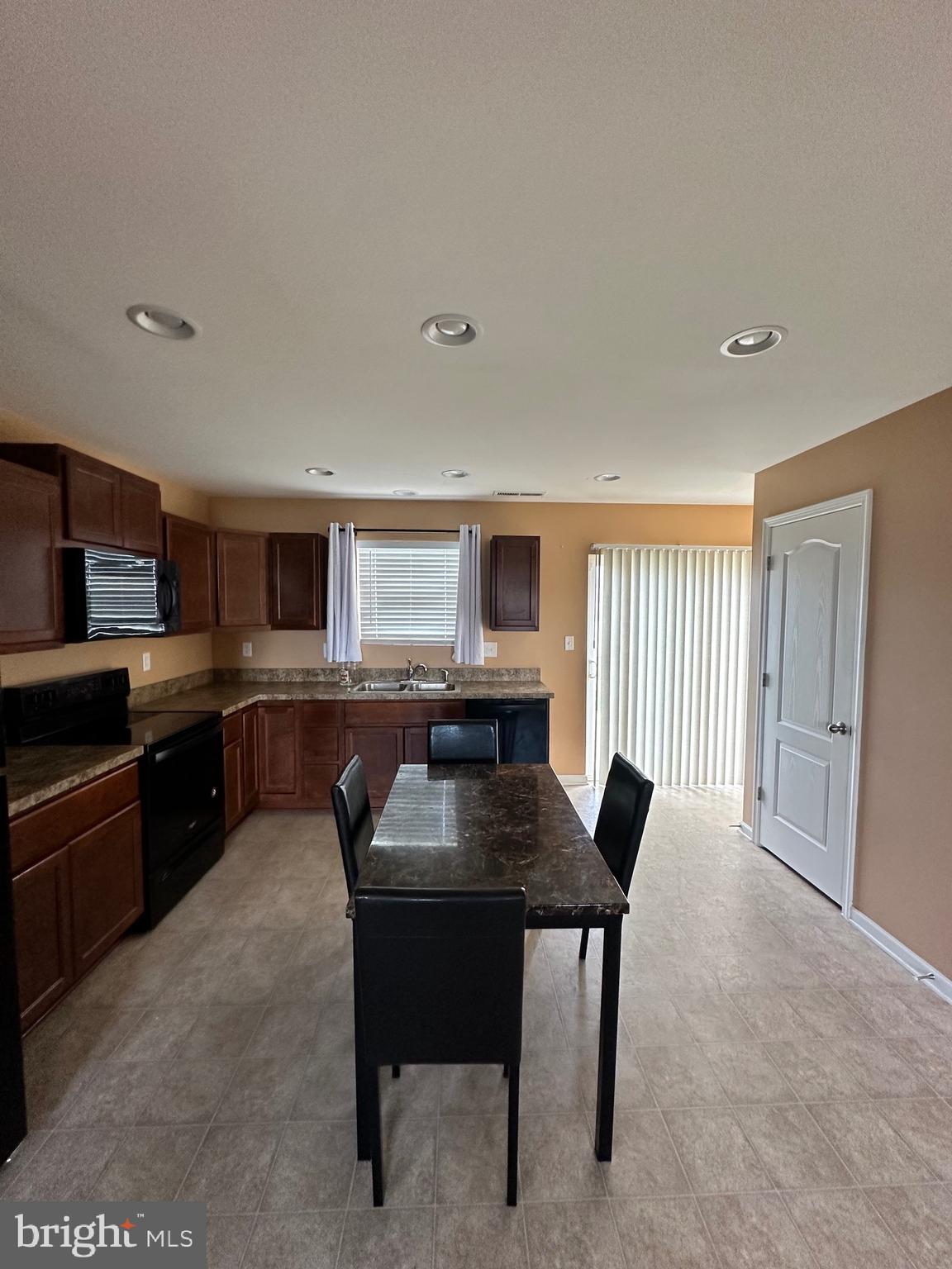 MORNING DOVE ESTATES - Residential Lease