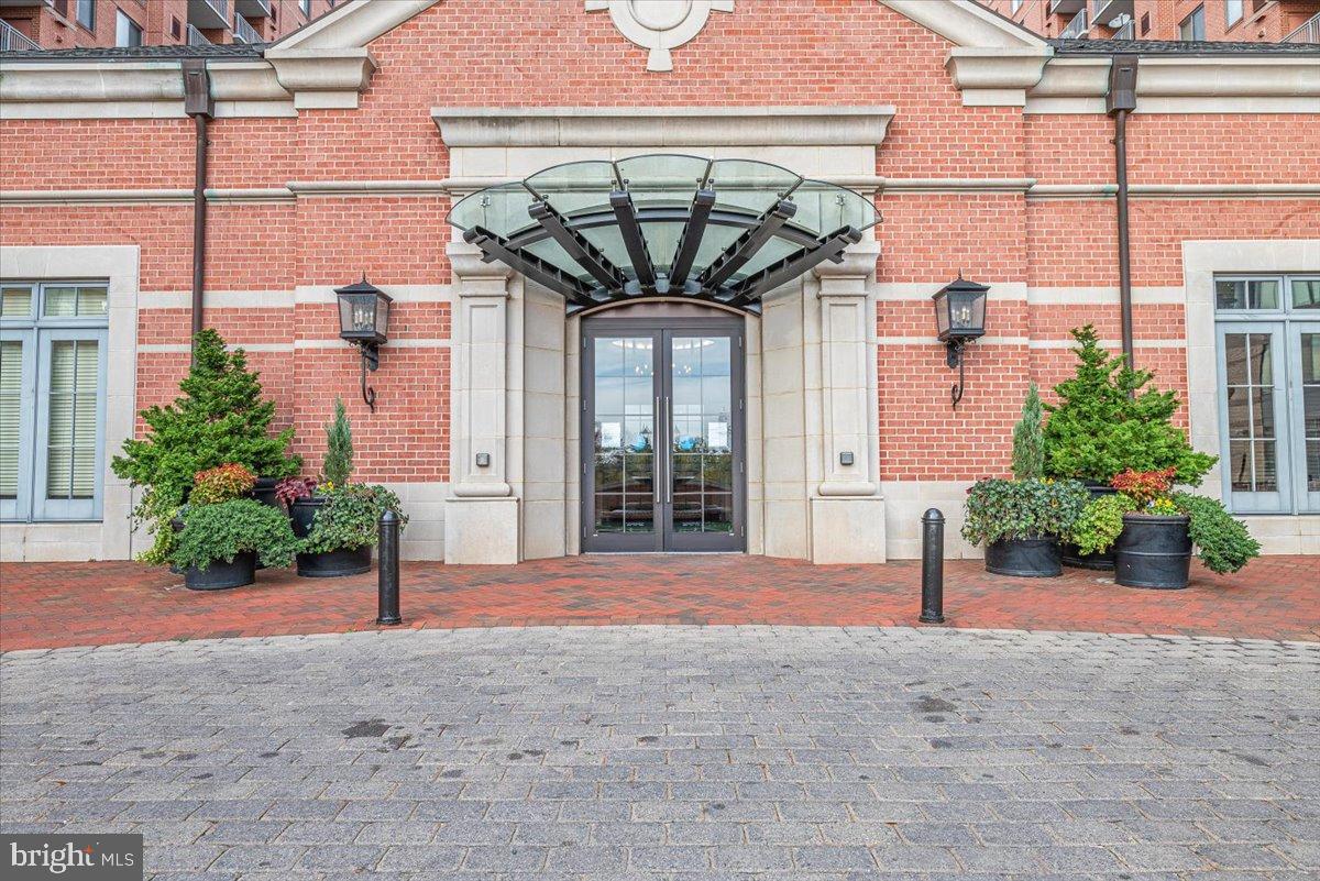 GALLERY AT WHITE FLINT - Residential Lease