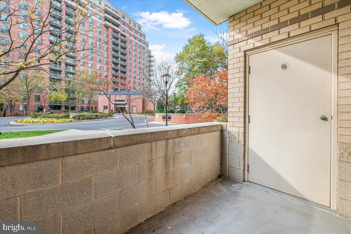 GALLERY AT WHITE FLINT - Residential Lease